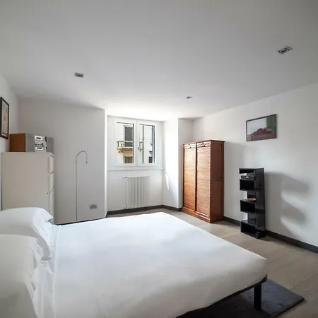 Apartamento Via Vigevano By Onefinestay Milán